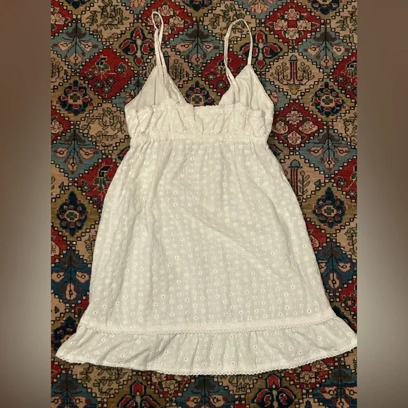🌸Girly sleepwear dress🌸
Size: M but is a little small - Picture 2 of 3
